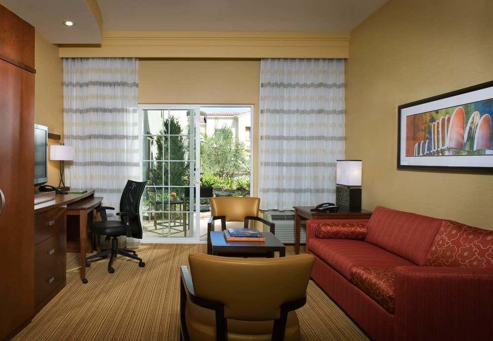 Courtyard By Marriott Santa Barbara Goleta Hotel Kültér fotó