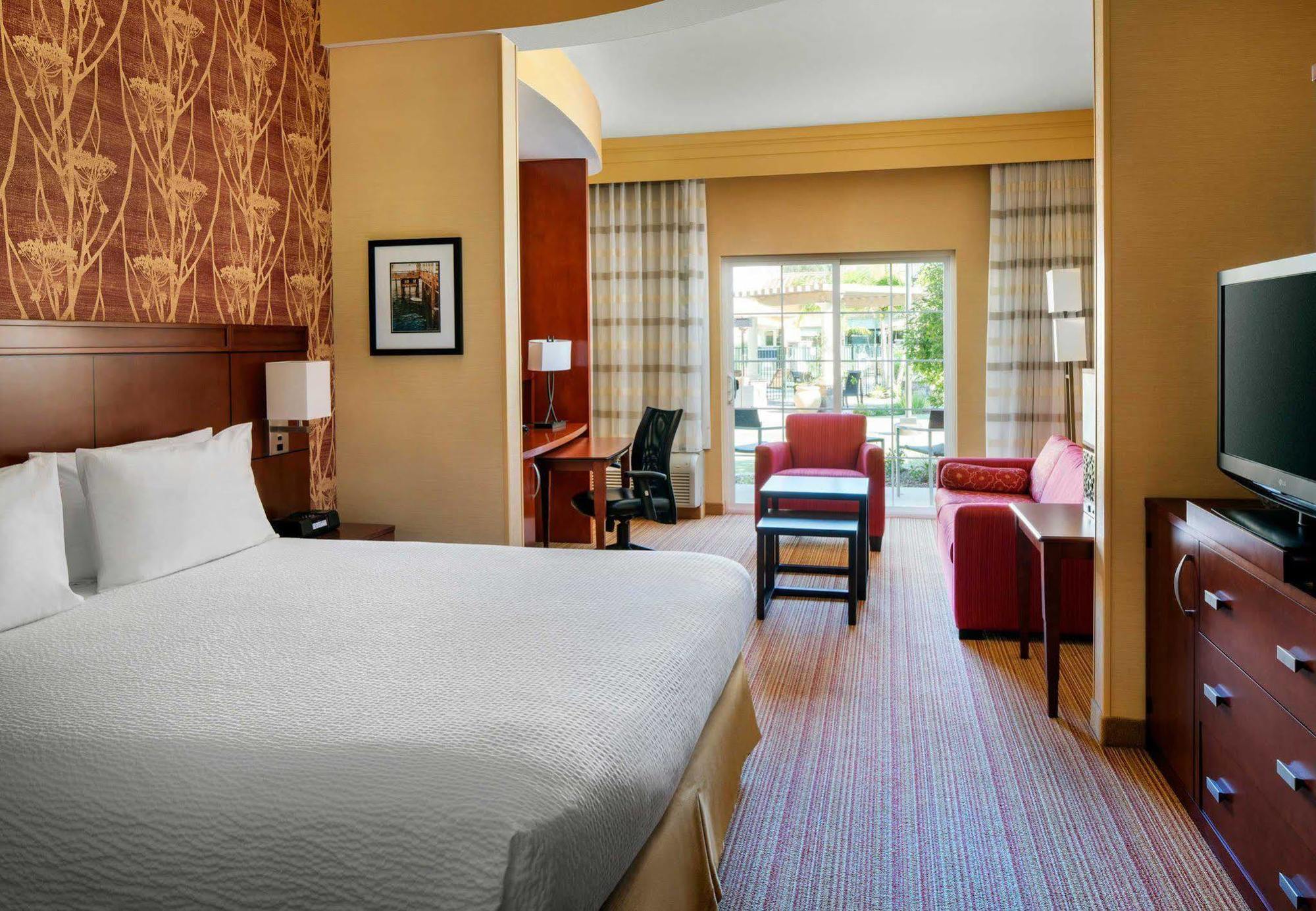 Courtyard By Marriott Santa Barbara Goleta Hotel Kültér fotó